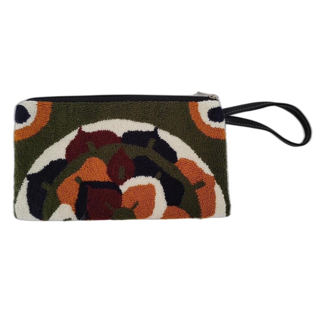 NWT Wuitusu Aubrie Handmade Wayuu‎ Punch-needle Clutch